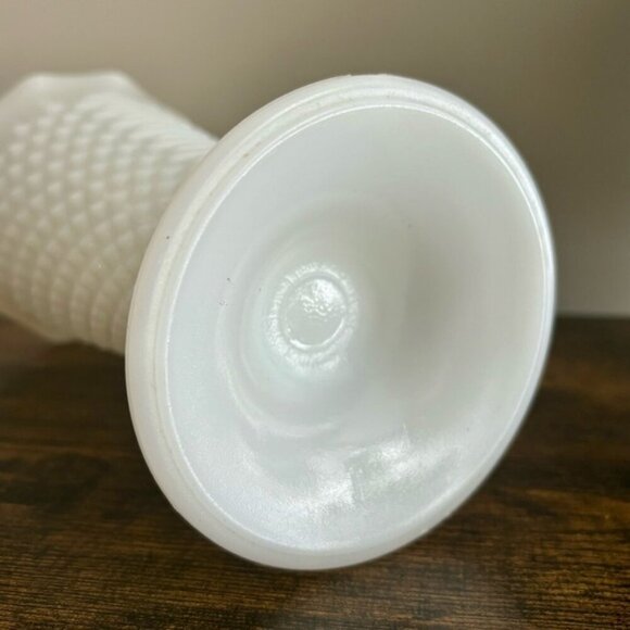 •SOLD•|Anchor Hocking| Vintage Large 13” White Milk Glass Hobnail Vase - Picture 5 of 6